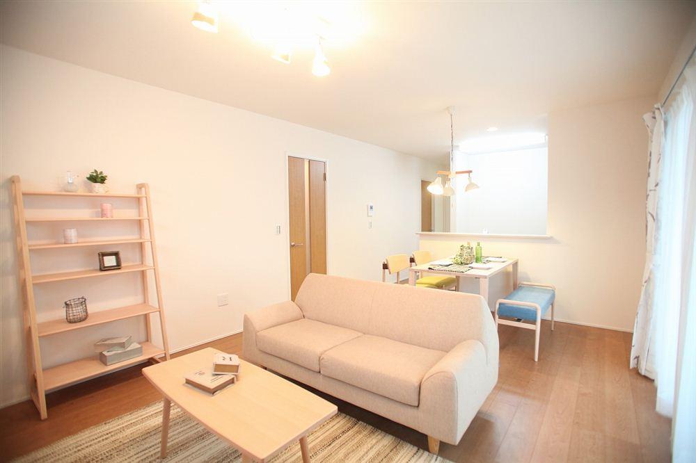 Living. Indoor (11 May 2013) Shooting B-2 buildings