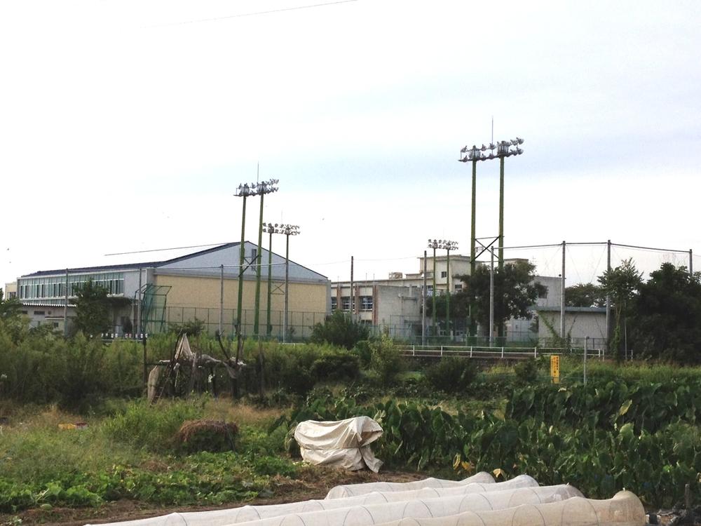 Junior high school. 420m to Gangnam Municipal north junior high school