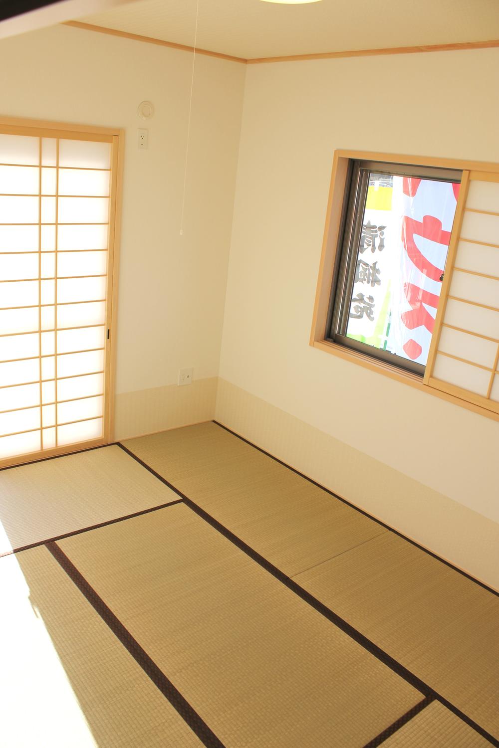 Other introspection. B7 Japanese-style room