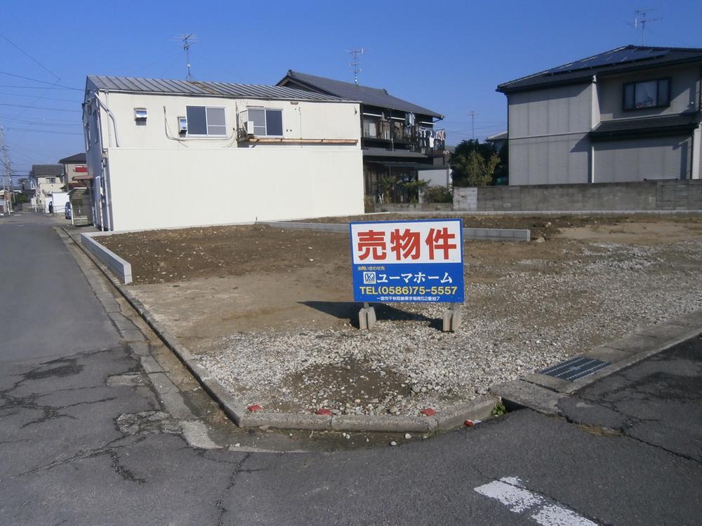 Local photos, including front road. Local (11 May 2013) Shooting