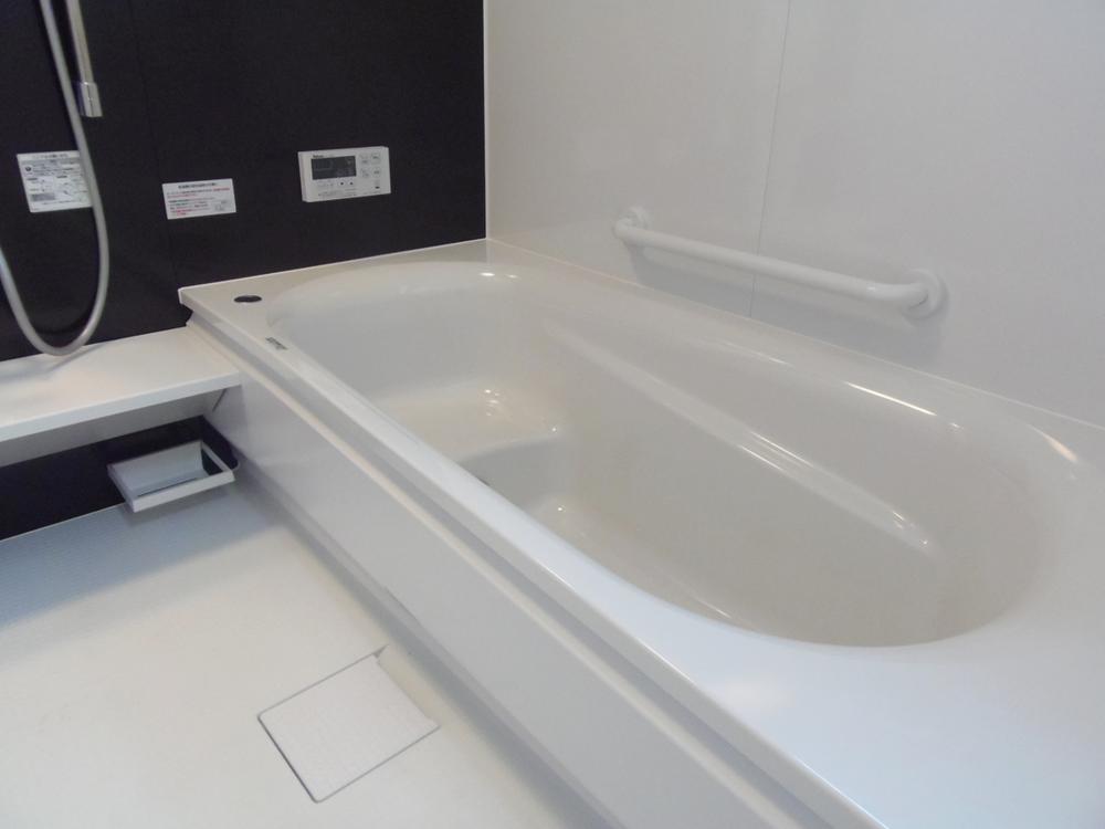 Bathroom. high spec ventilation ・ In the bathroom, which wears the heating equipment, It will feel familiar to cool and winter warm summer