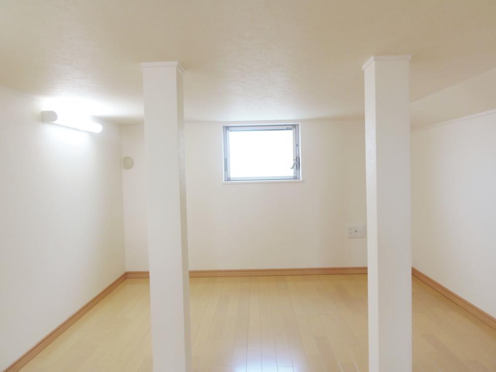 Other introspection. Of niche space that are not included in the floor area loft (attic storage) is versatile and, You can flexible use