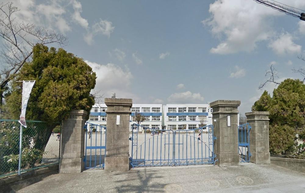 Primary school. 1270m until Kochino North Elementary School