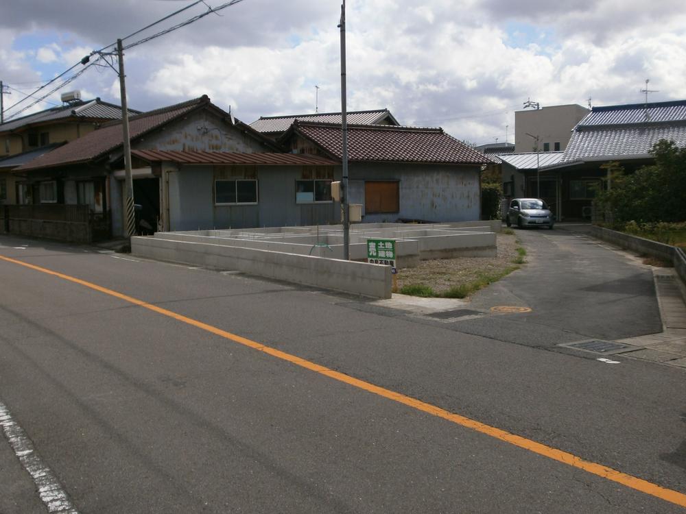 Local photos, including front road. Local (10 May 2013) Shooting