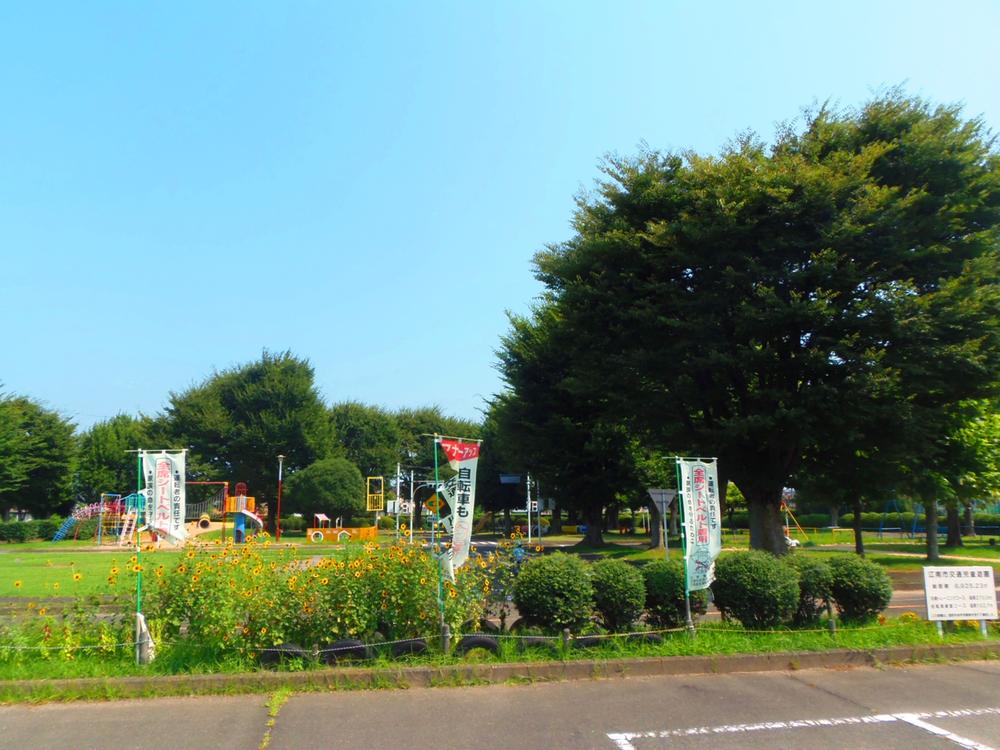 park. Transport children amusement  /  About 120m