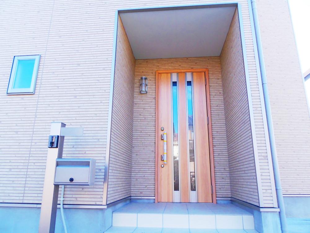 Same specifications photos (appearance). Image TV monitor intercom can check the visitor, It plays a role of a cushion some security.  (The photo shows the same case by the construction company)