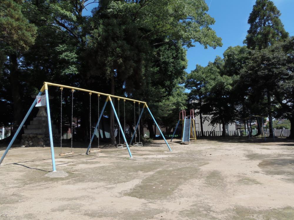 Other. It is on the site of the Iga 's original shrine of the 2-minute walk away there is amusement space, For us helped to temporary petting. 