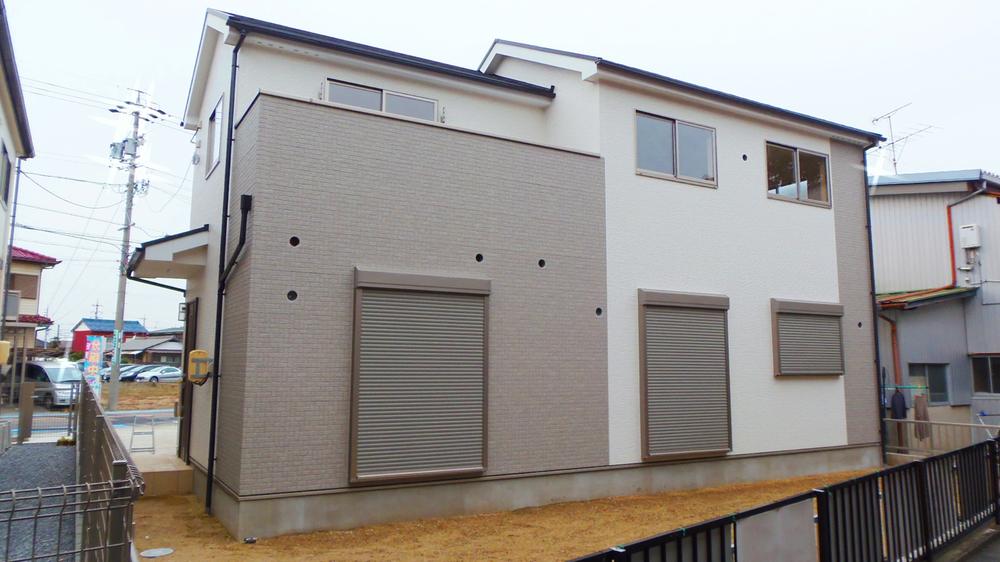 Local appearance photo. symbiosis  The balance of the community, And 2 house, invites to the symbiosis is born. (Photo 2 Building)