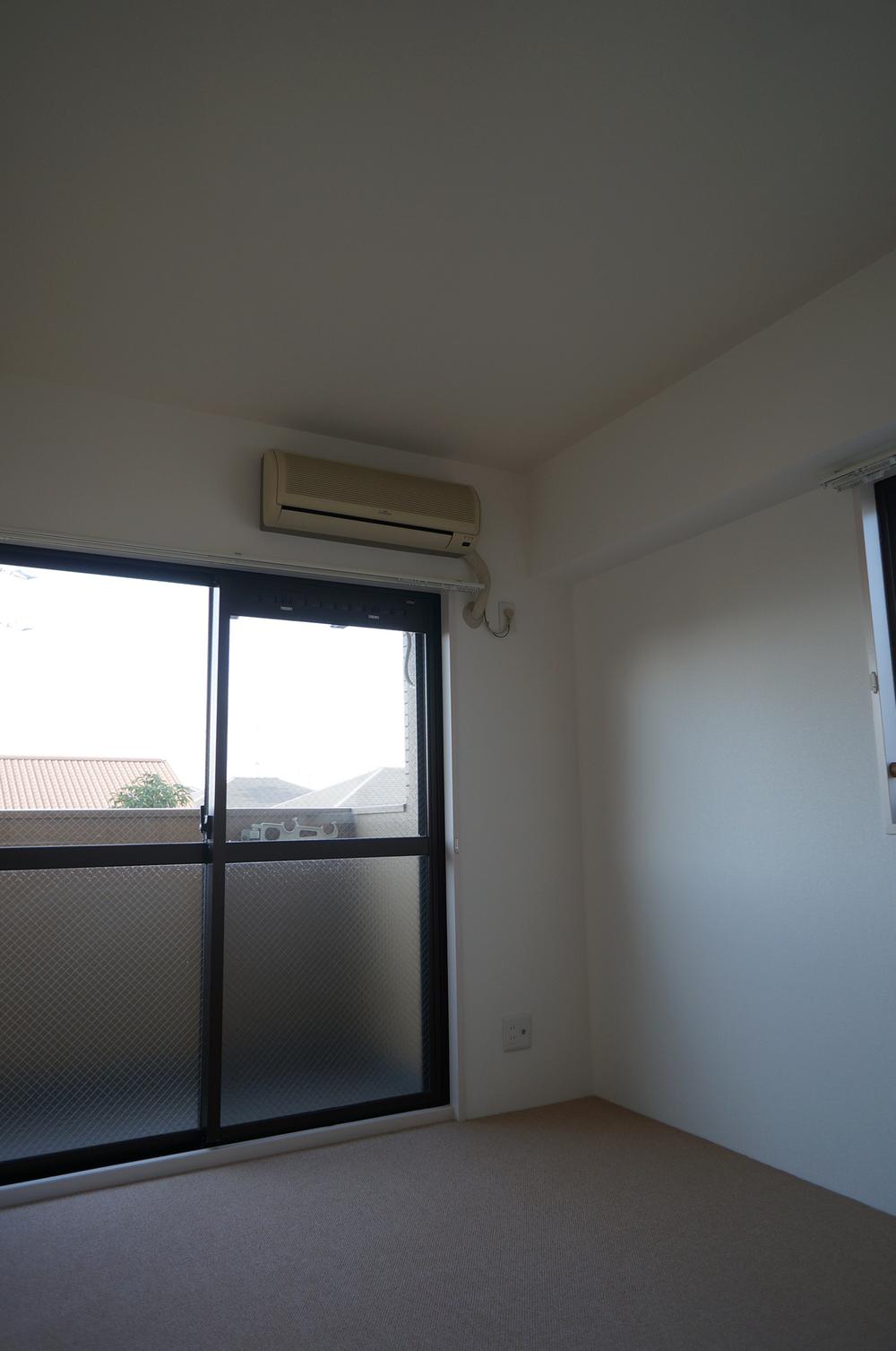 Non-living room.  ■ Northeast side Western-style about 6.8 Pledge: air-conditioned (December 2013 shooting)