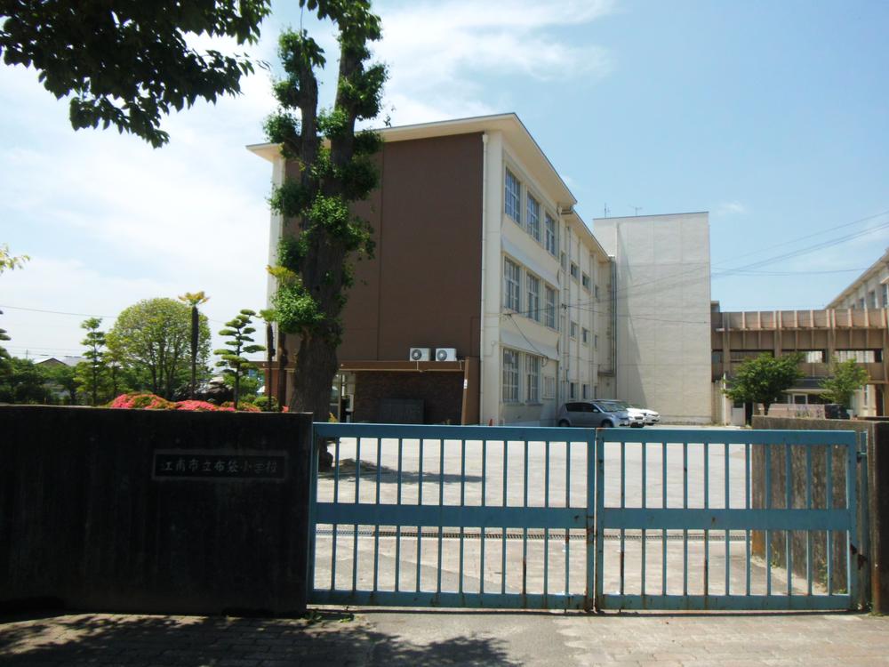 Primary school. 1200m to Hotei elementary school