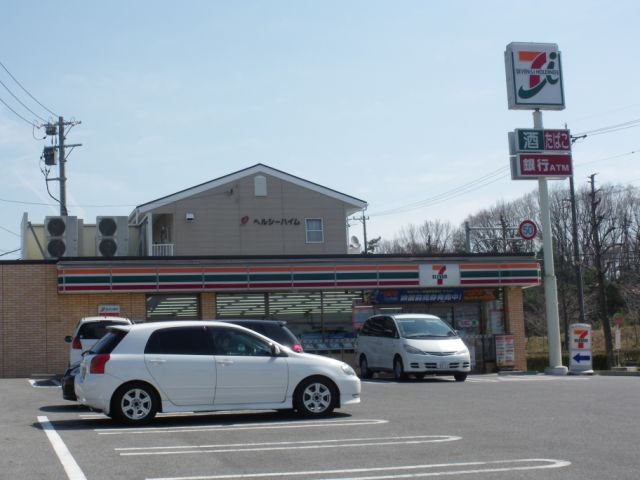 Convenience store. 1100m to Seven-Eleven (convenience store)