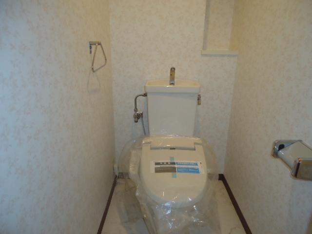 Toilet. Please refer to the exchange has been toilet with a new warm water cleaning toilet seat.