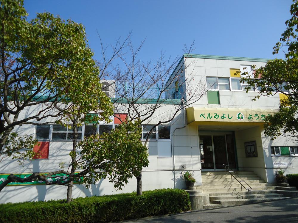 kindergarten ・ Nursery. Bell It is a 3-minute walk (230m) to Miyoshi kindergarten.