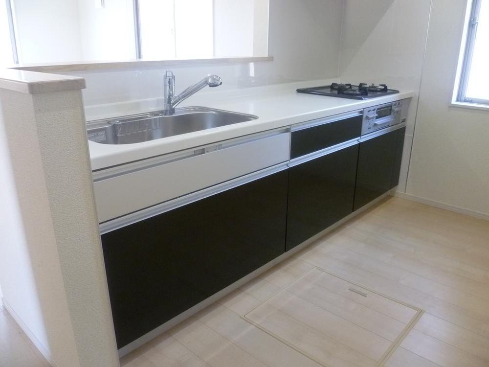 Kitchen. Indoor (12 May 2013) Shooting