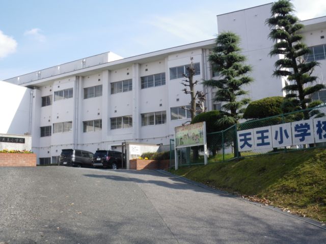 Primary school. Municipal Tenno until the elementary school (elementary school) 1200m