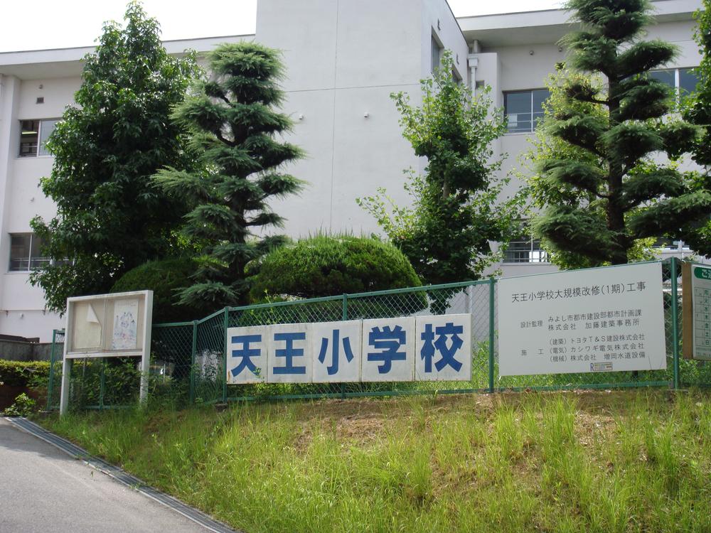 Primary school. Miyoshi City Tenno until elementary school 615m