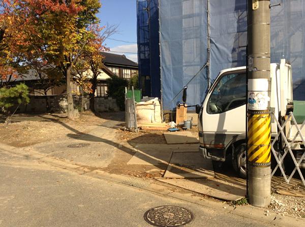 Local photos, including front road. Local 2013 in late November shooting