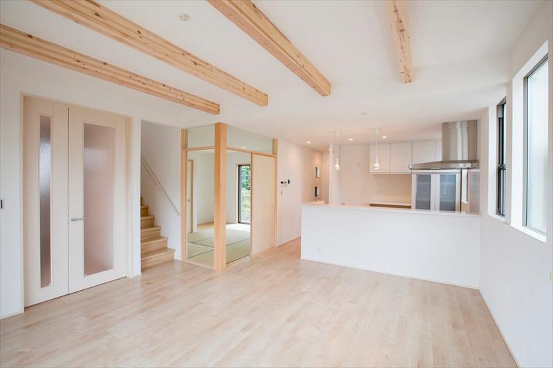 Living. Building C Living 18.1 Pledge of spacious living. The stairs through the face-to-face kitchen and living, Increase the communication of your family. 