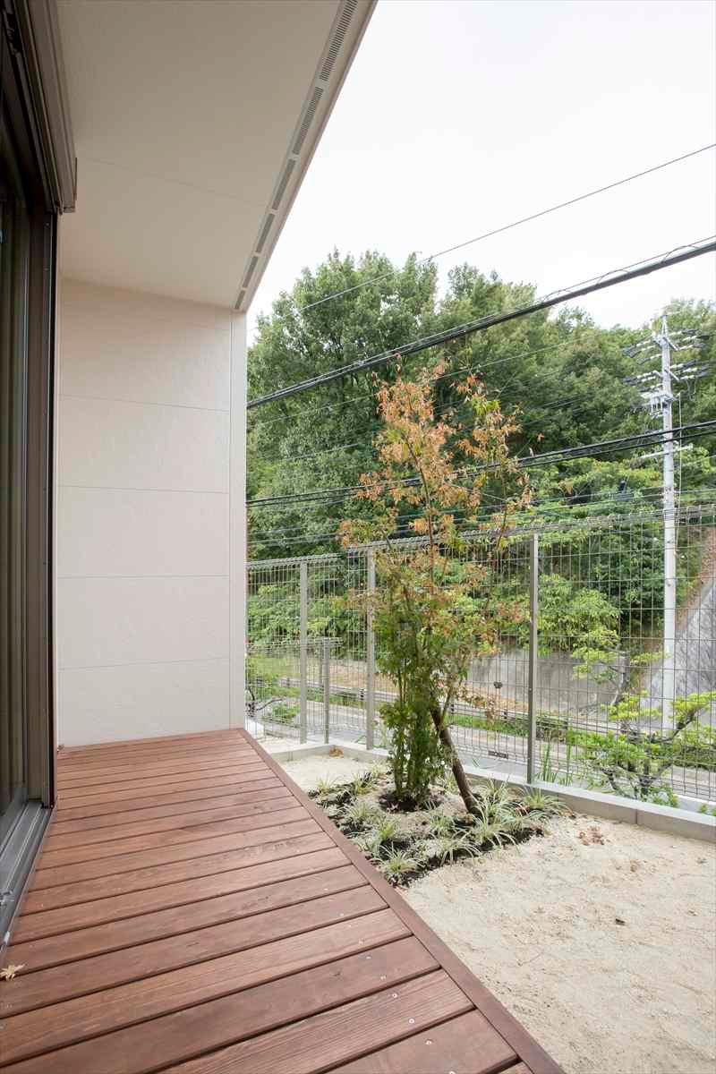 Other. Building C veranda You can watch the garden, Space of calm atmosphere. 