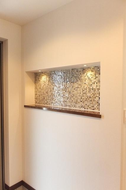 Entrance. Room (August 2013) Shooting