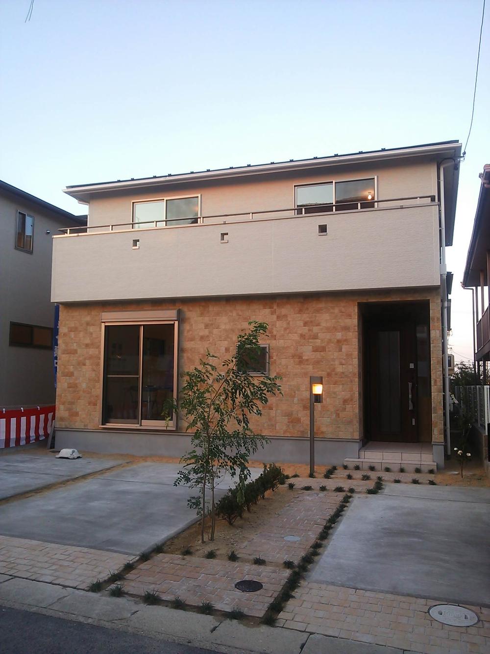 Local appearance photo. Building C Local (11 May 2013) Shooting