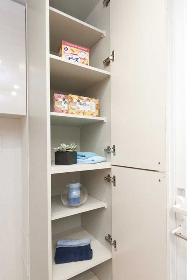 Bathing-wash room.  [Linen cabinet] To wash room, Set up a convenient linen warehouse for storage of sanitary supplies, such as towels and detergent. Because of the movable shelf, You can also organize clean Accessories (same specifications)