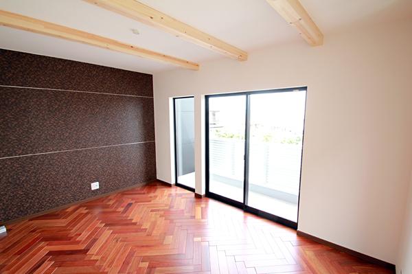 Living. Local (June 2013) Shooting