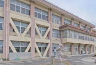 Primary school. 1990m walk 25 minutes to the east elementary school