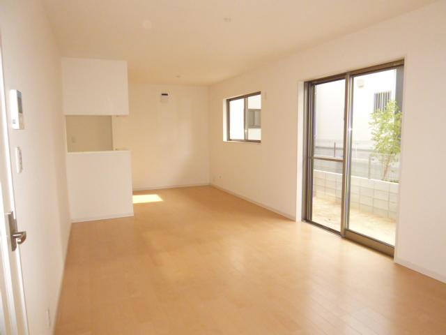 Living. living 2013 October 3, shooting