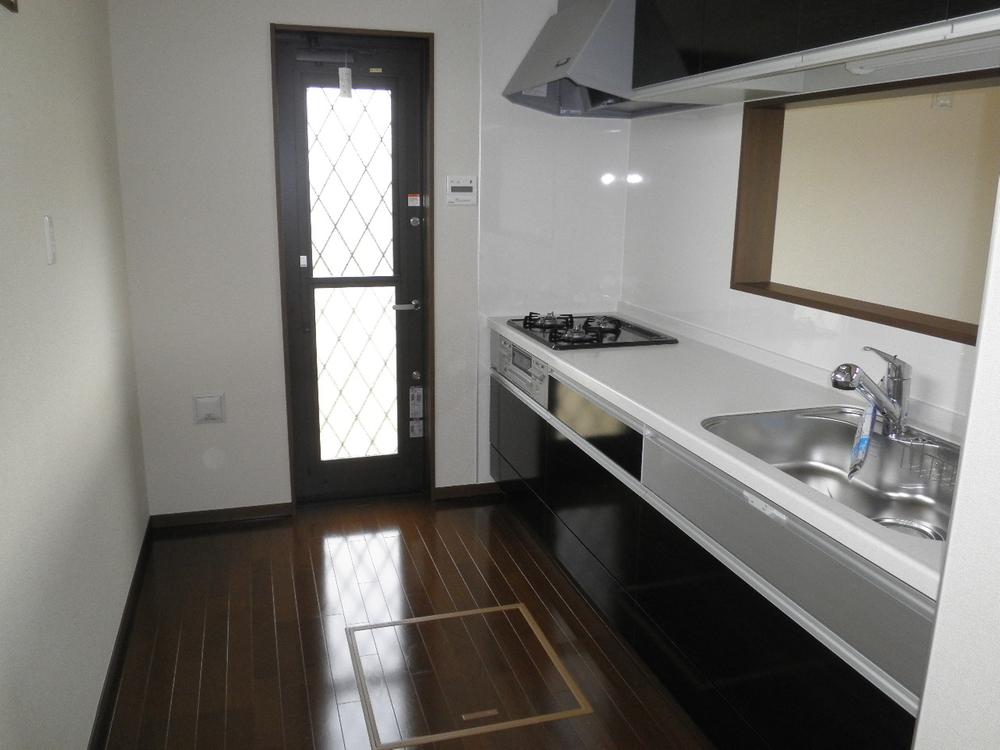 Kitchen. Indoor (12 May 2013) Shooting