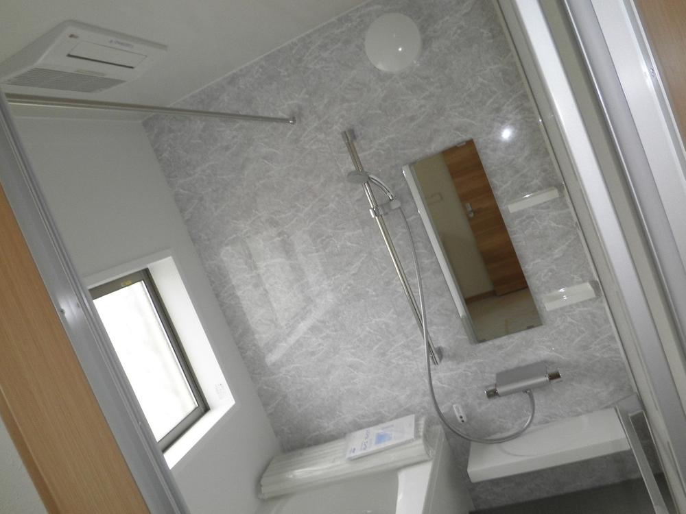 Bathroom. Indoor (12 May 2013) Shooting