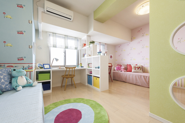 Children's room is at the back of the family library, Eyes reach easily with peace of mind (indoor photo two points AE type model room)