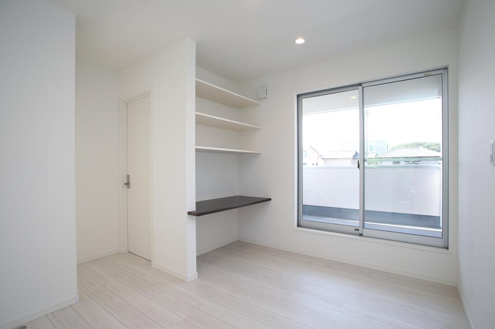 Other introspection. Second floor of the library space has been equipped with even a desk or shelf, It worked as a space of interaction with children. 