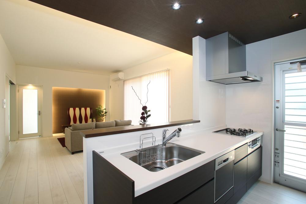 Kitchen. Dishwasher, Equipped with a water purifier kitchen. 