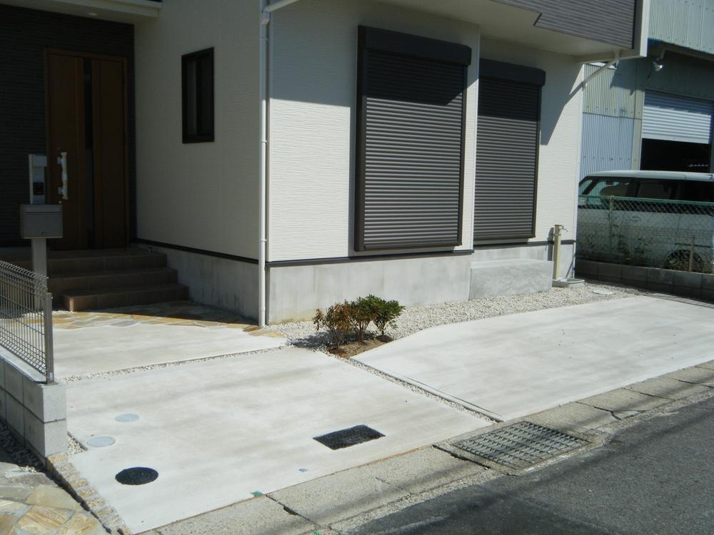 Parking lot. 6 Building parking