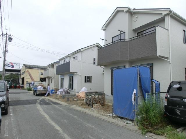 Local photos, including front road. South front road