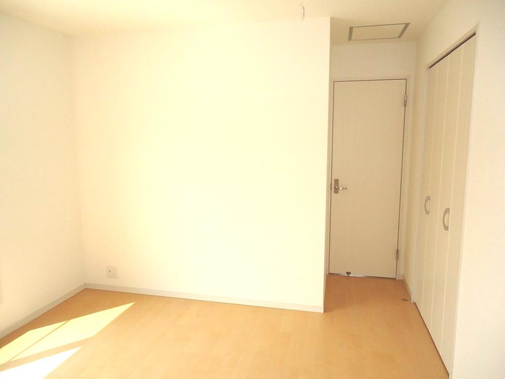 Other introspection. Indoor (September 2013) Shooting