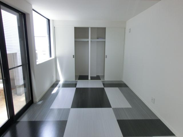 Non-living room. Storeroom 7.5 Pledge