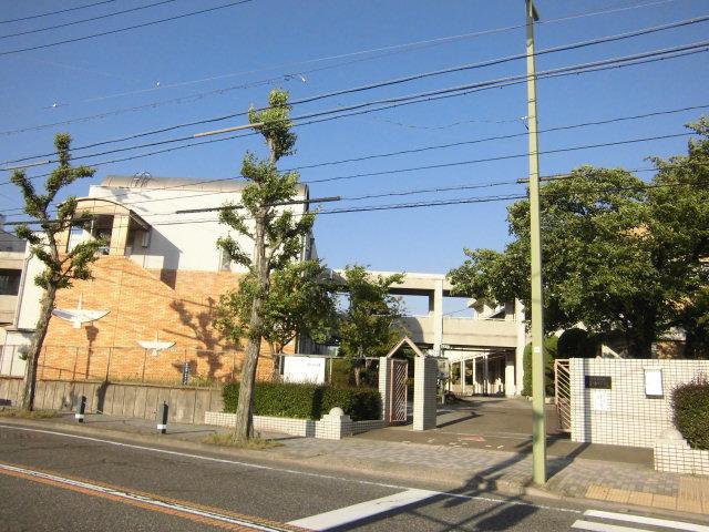 Junior high school. 1580m to Nagoya Tatsumiya junior high school