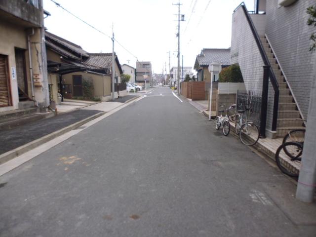 Local photos, including front road. 2013.11.29 shooting 