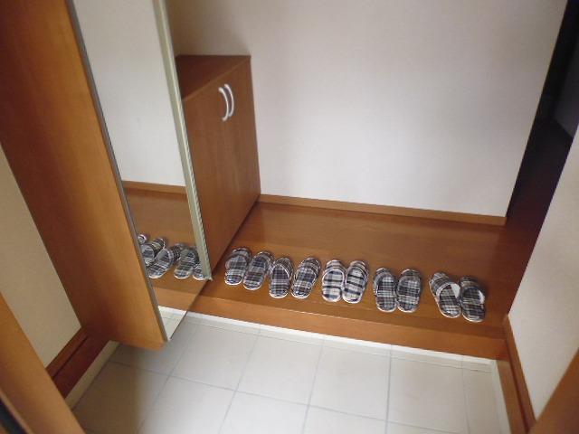 Entrance. 2013.12.2. Shooting