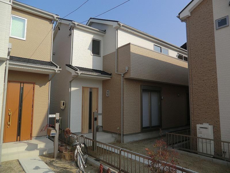 Local appearance photo. Local (12 May 2013) Shooting