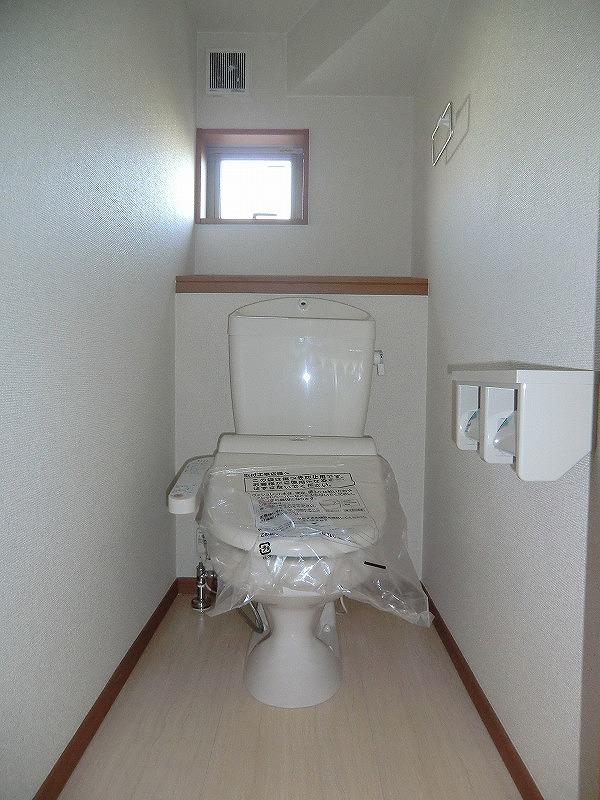 Toilet. Local (12 May 2013) Shooting