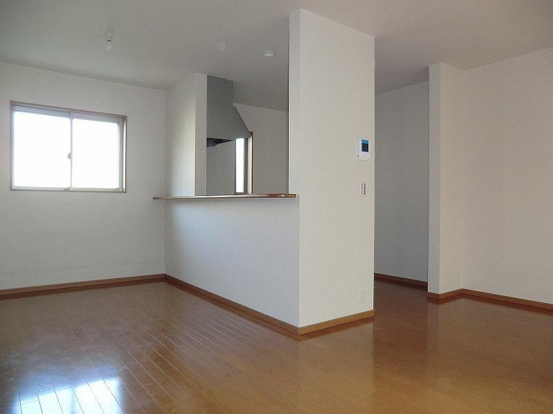 Living. Local (12 May 2013) Shooting