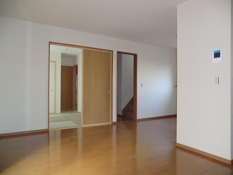 Living. Local (12 May 2013) Shooting