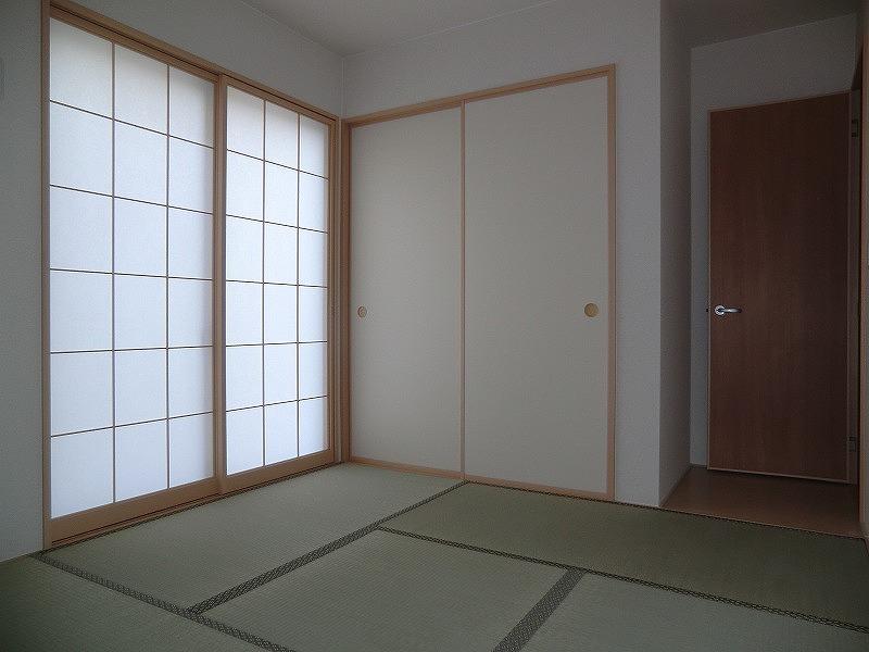 Non-living room. Local (12 May 2013) Shooting