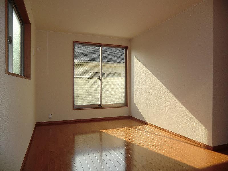 Non-living room. Local (12 May 2013) Shooting