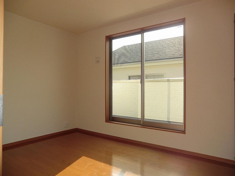 Non-living room. Local (12 May 2013) Shooting