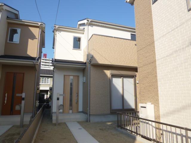 Local appearance photo. 3 Building appearance 2013 November 1, shooting