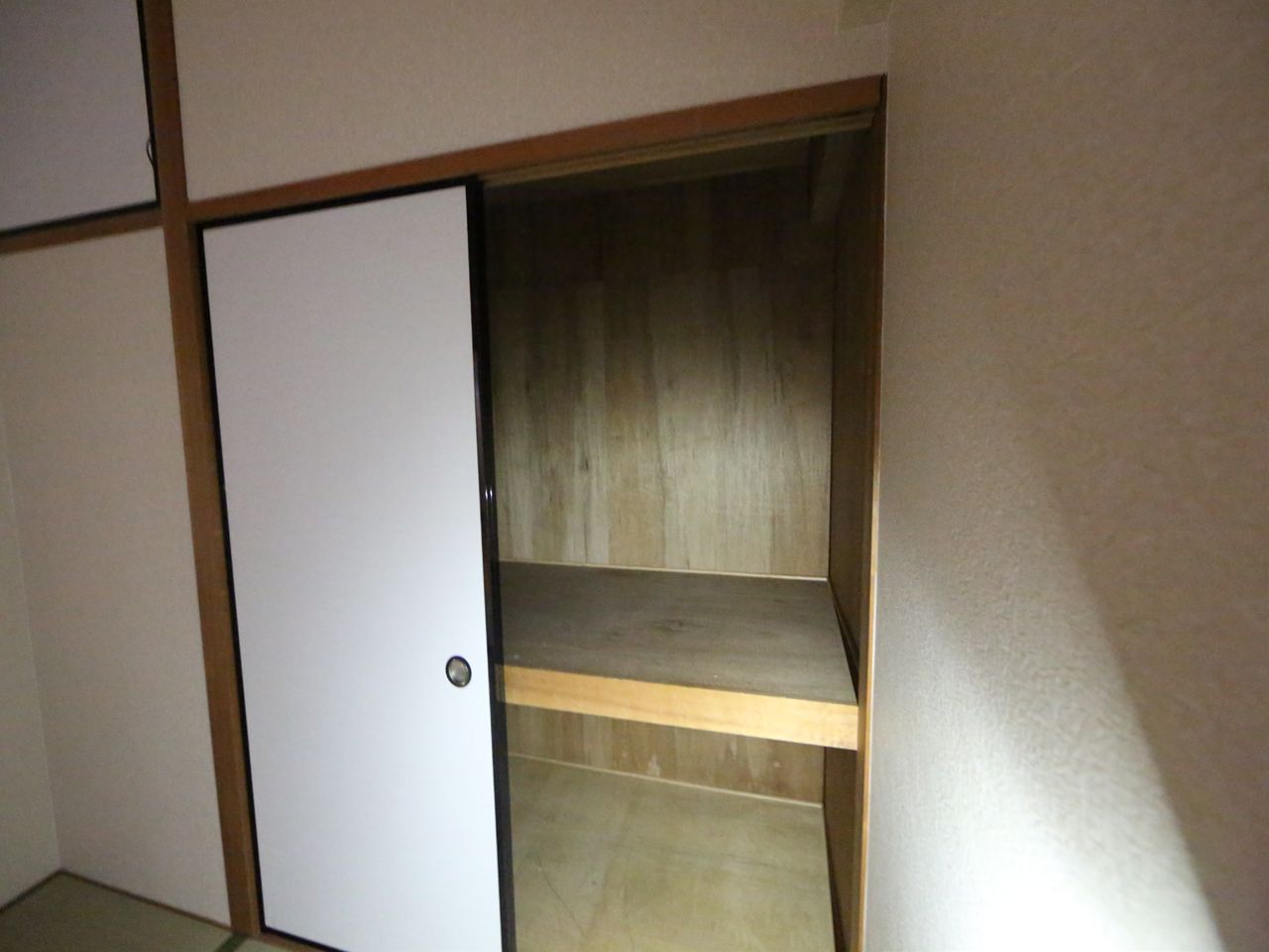 Receipt. Japanese-style room 6 quires With closet (storage rich have)